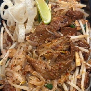 PAD THAI VEGAN DUCK