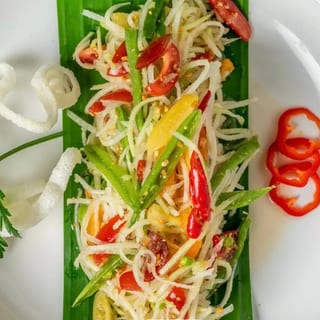 GREEN PAPAYA SALAD